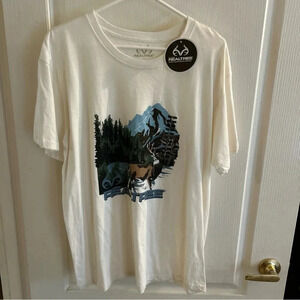 REALTREE Men’s Ivory Deer T-Shirt Size Large 60%cotton 40%polyester NEW